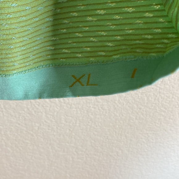 Lululemon men’s metal vent tech shirt Sz XL light green EUC - Picture 3 of 5